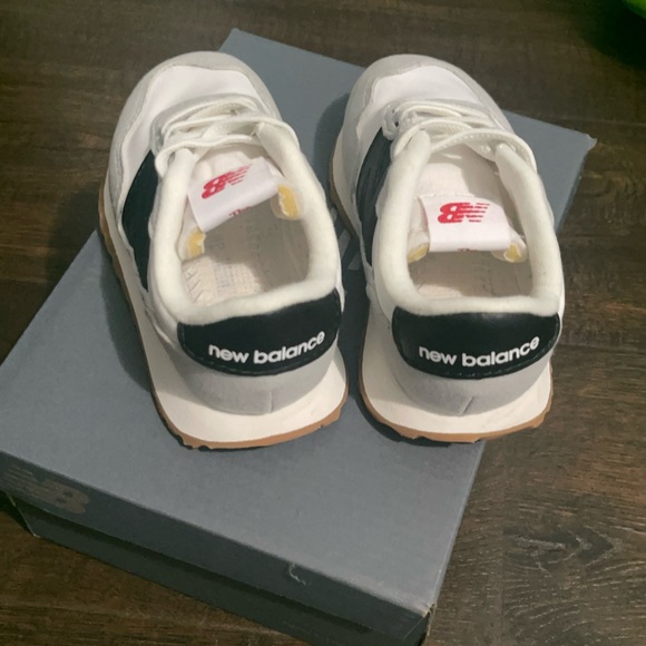 New Balance Infant sneakers - Picture 3 of 6